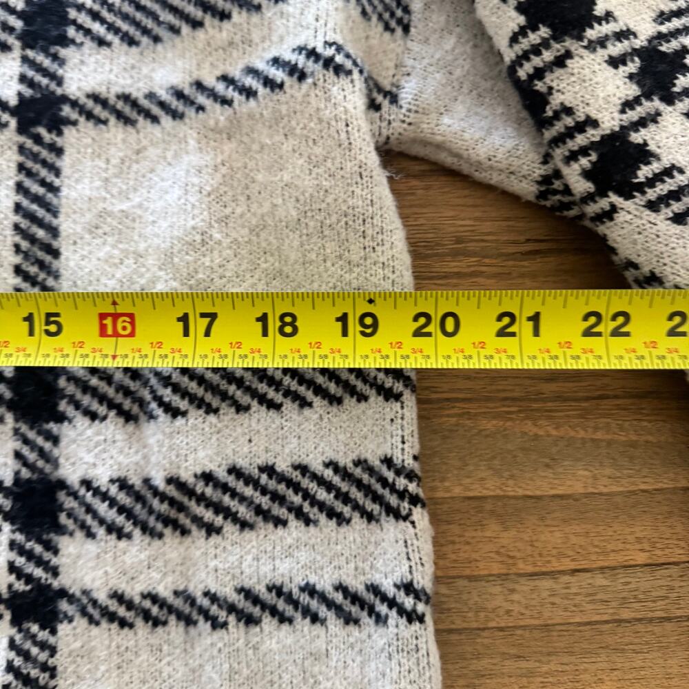 Z Supply Solange Plaid Sweater - Size M - Picture 5 of 6
